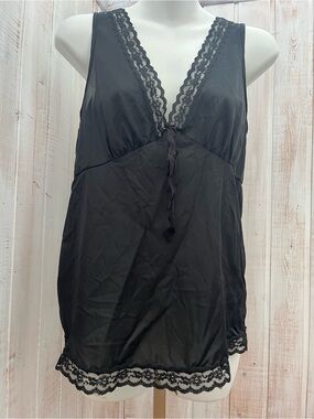 Lace-Trim Black V-Neck Sleeveless Blouse